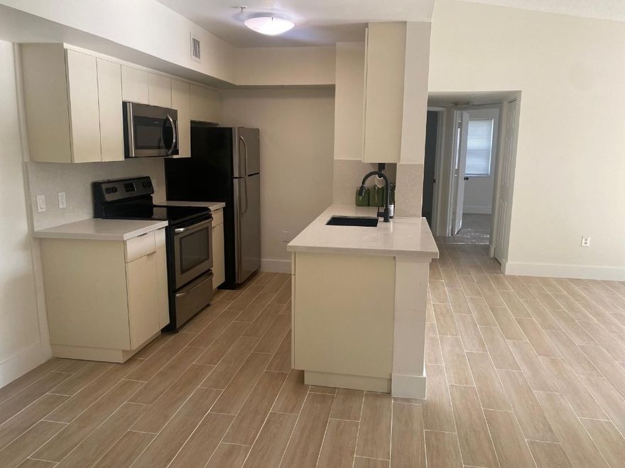 Beautifully remodeled condo with porcelain flooring throughout, updated bathrooms, and fresh paint—ready for immediate occupancy. Close to everything, major expressways,malls,restaurants,hospitals and more.