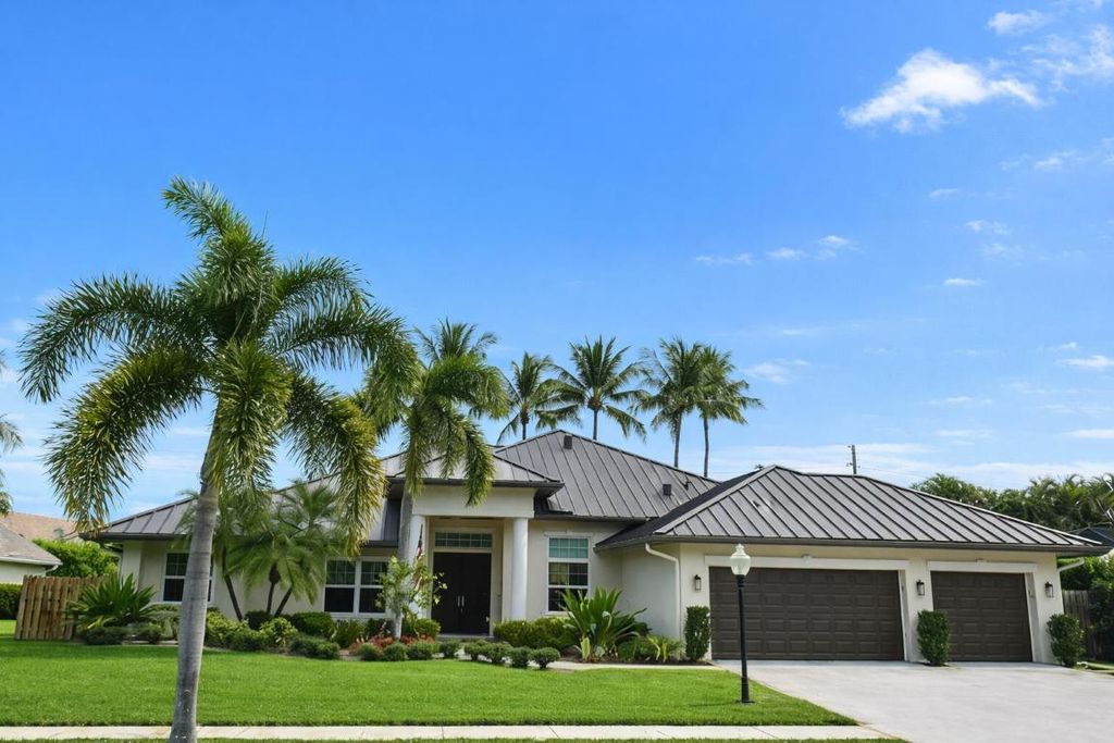 Photo of 18969 SE Kokomo Lane, Jupiter, FL 33458 (MLS # R11125298)