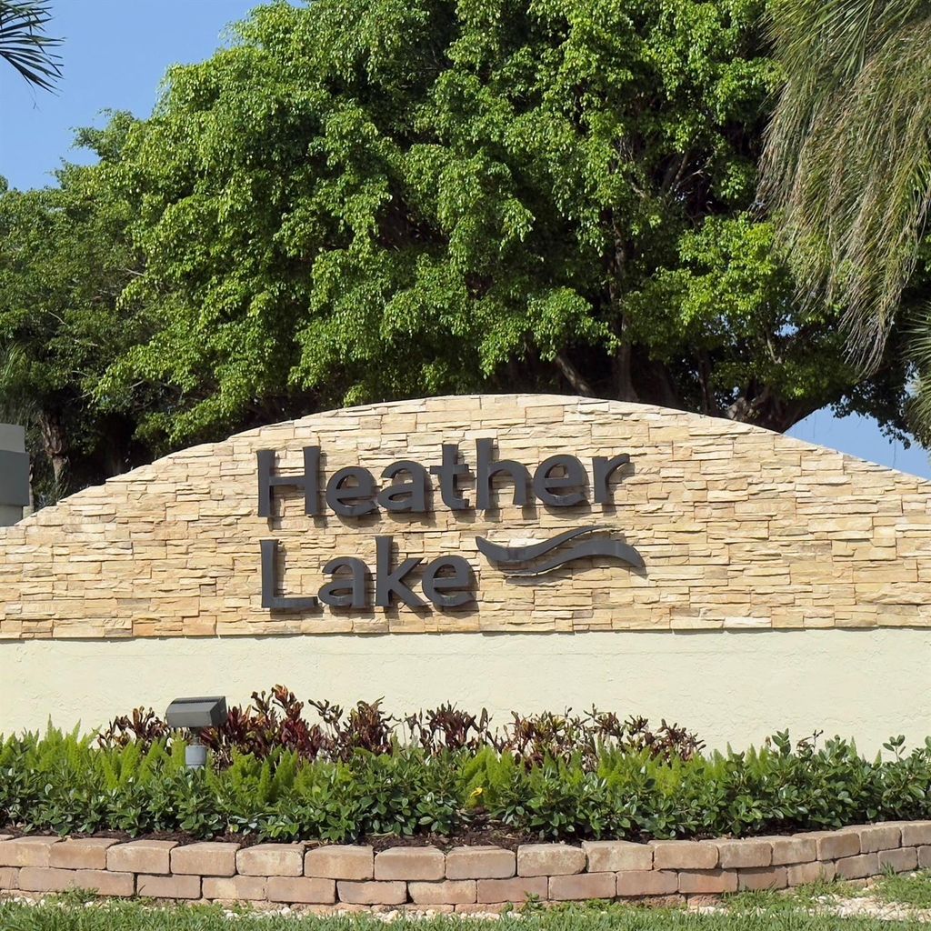 Photo of 53 Heather Cove Drive, Boynton Beach, FL 33436 (MLS # R11079001)