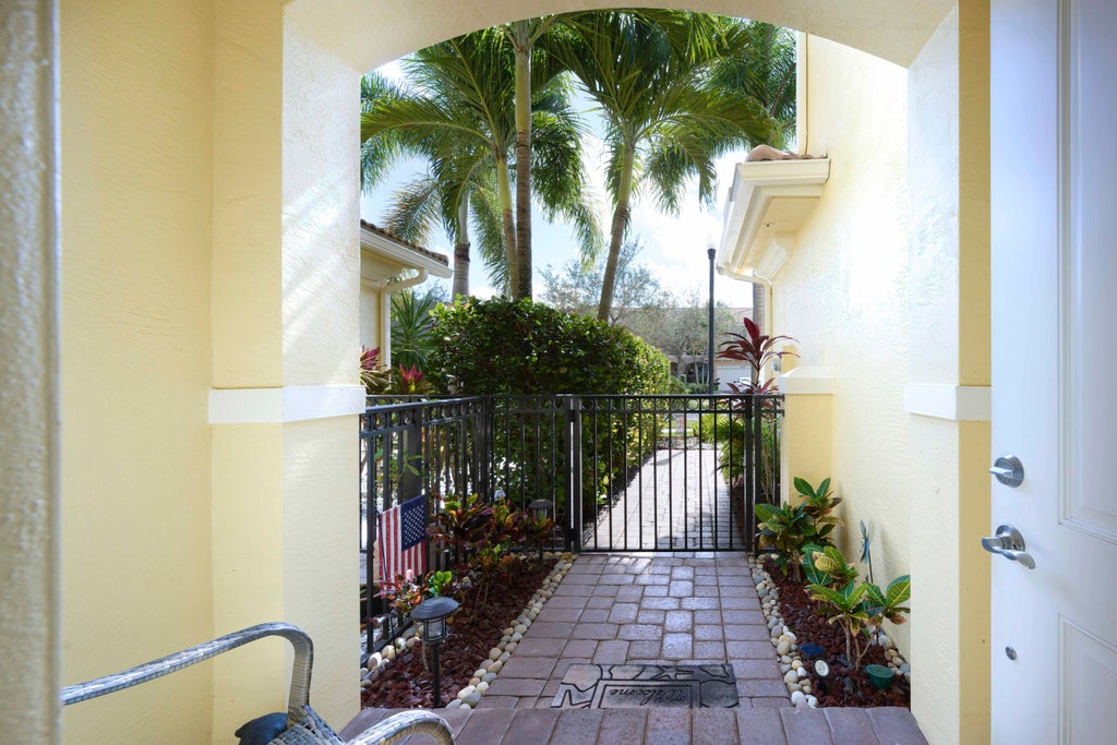 Photo of 4854 Cadiz Circle, Palm Beach Gardens, FL 33418 (MLS # R10960505)