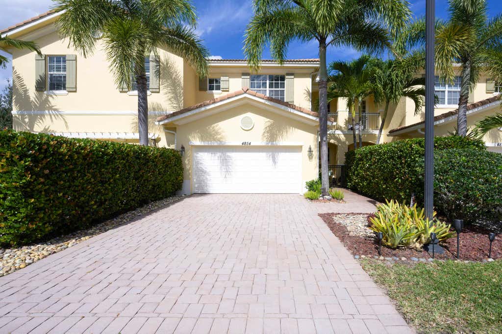 Photo of 4854 Cadiz Circle, Palm Beach Gardens, FL 33418 (MLS # R10960505)