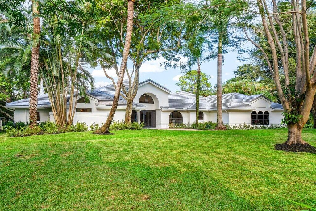 Photo of 12525 Oak Arbor Lane, Boynton Beach, FL 33436 (MLS # R11036735)