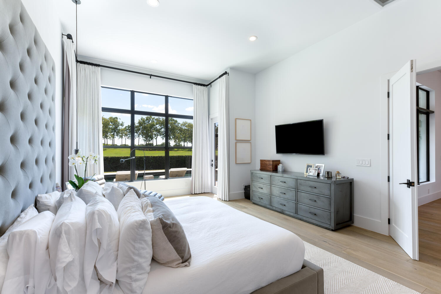 HUNTERS CHASE OF PALM BEACH POLO & COUNT - Residential