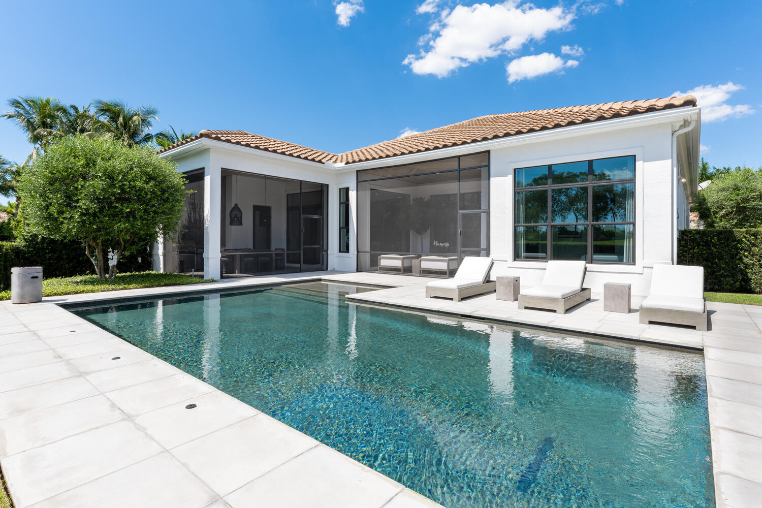 HUNTERS CHASE OF PALM BEACH POLO & COUNT - Residential