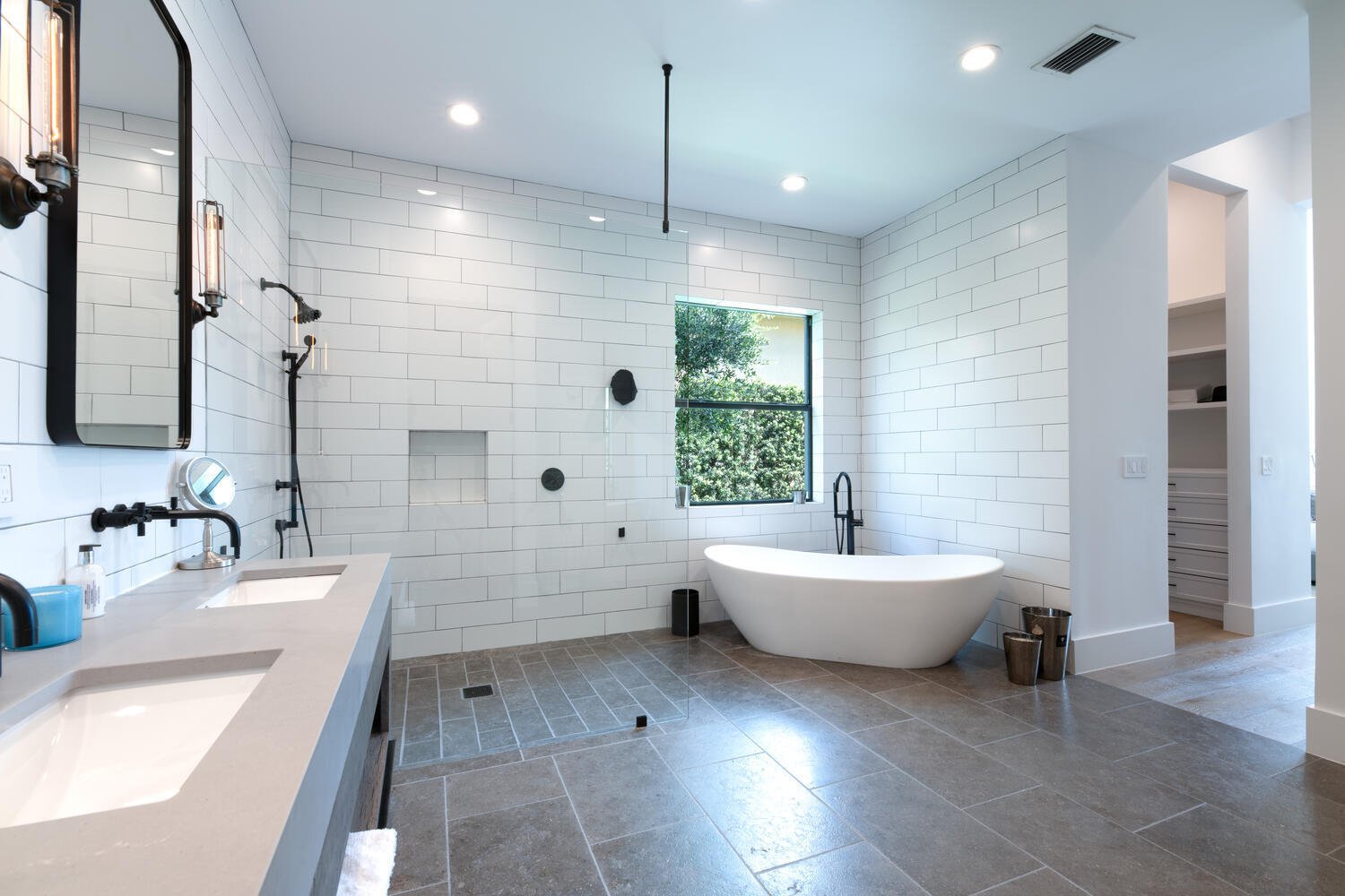 HUNTERS CHASE OF PALM BEACH POLO & COUNT - Residential