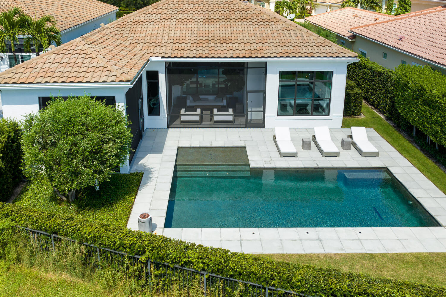 HUNTERS CHASE OF PALM BEACH POLO & COUNT - Residential