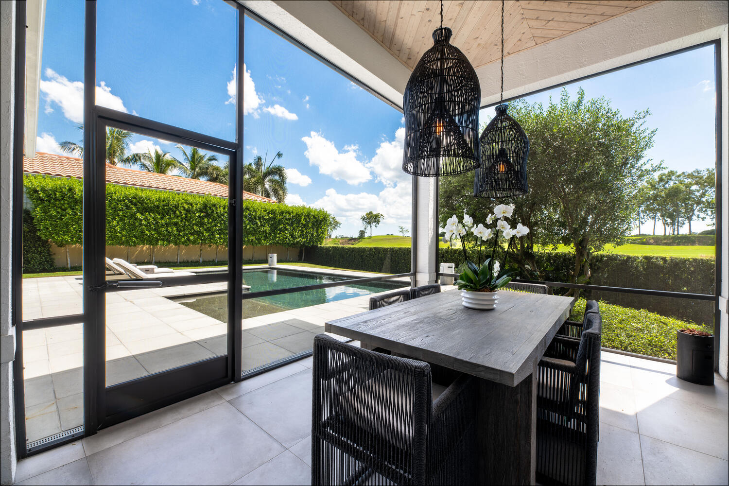 HUNTERS CHASE OF PALM BEACH POLO & COUNT - Residential