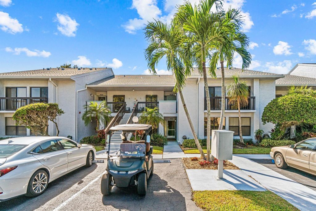 Photo of 5186 Golfview Court #1914, Delray Beach, FL 33484 (MLS # R11141075)