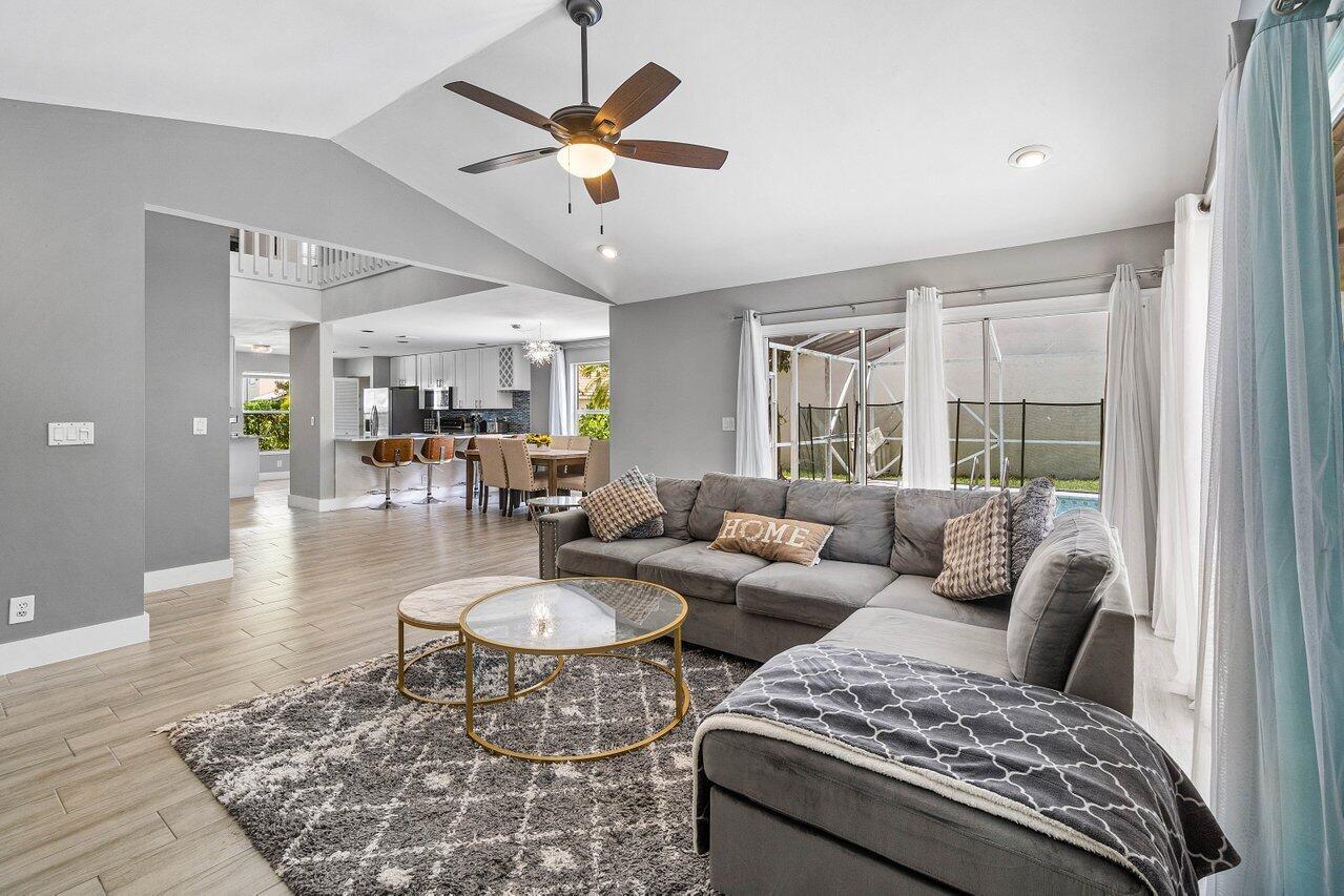 1984 White Coral Way