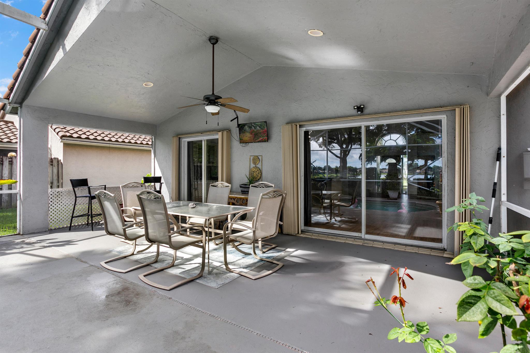 1963 Oak Berry Circle