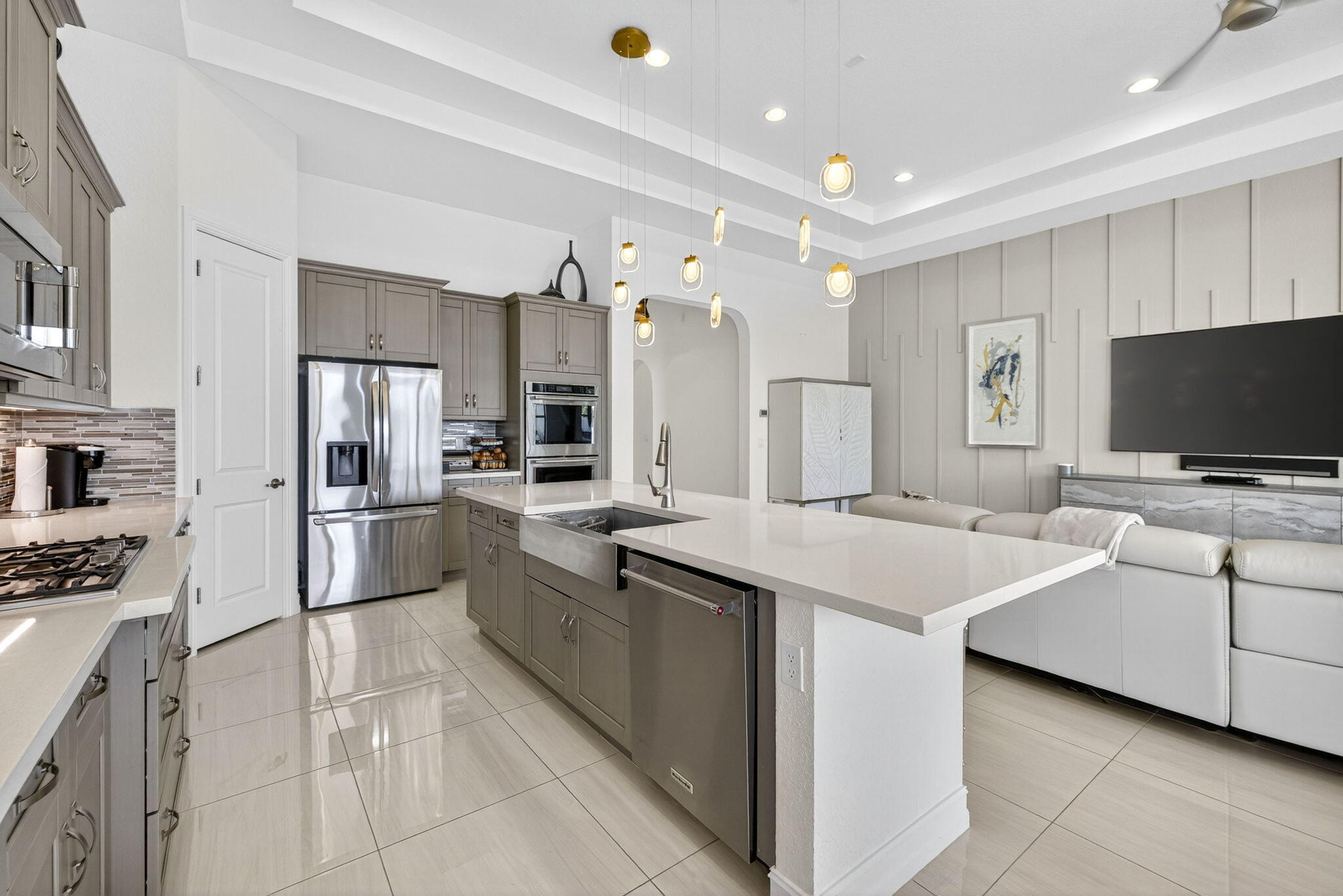PALM MEADOWS ESTATES - Residential