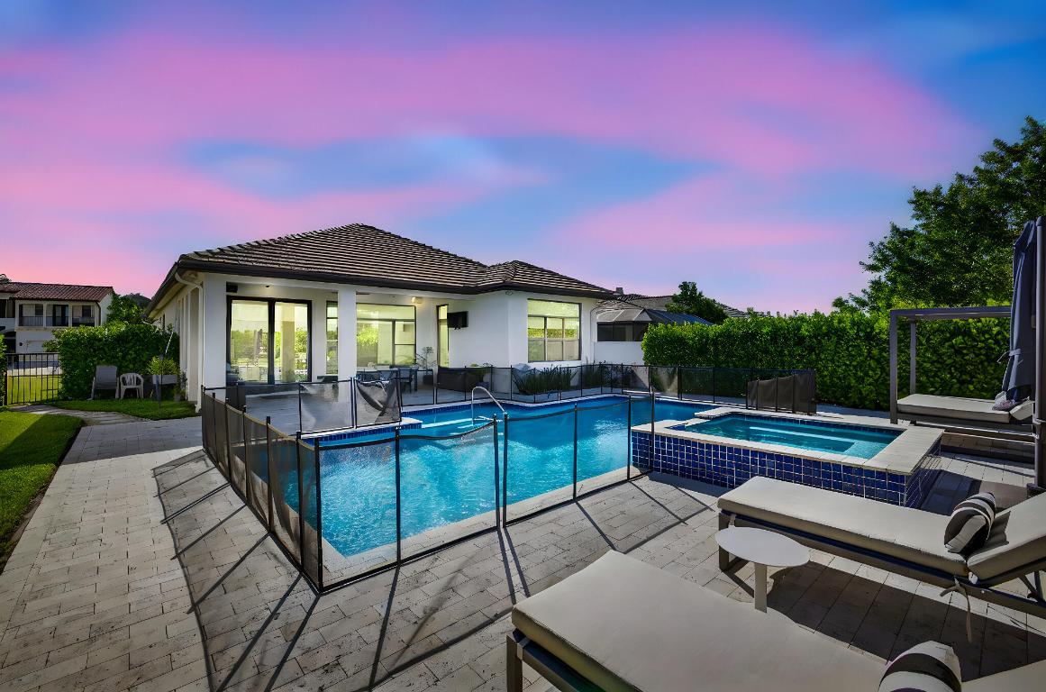 9123 Grand Prix Lane