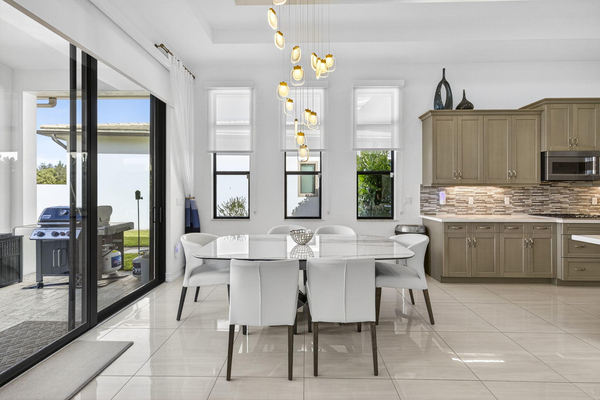 PALM MEADOWS ESTATES - Residential