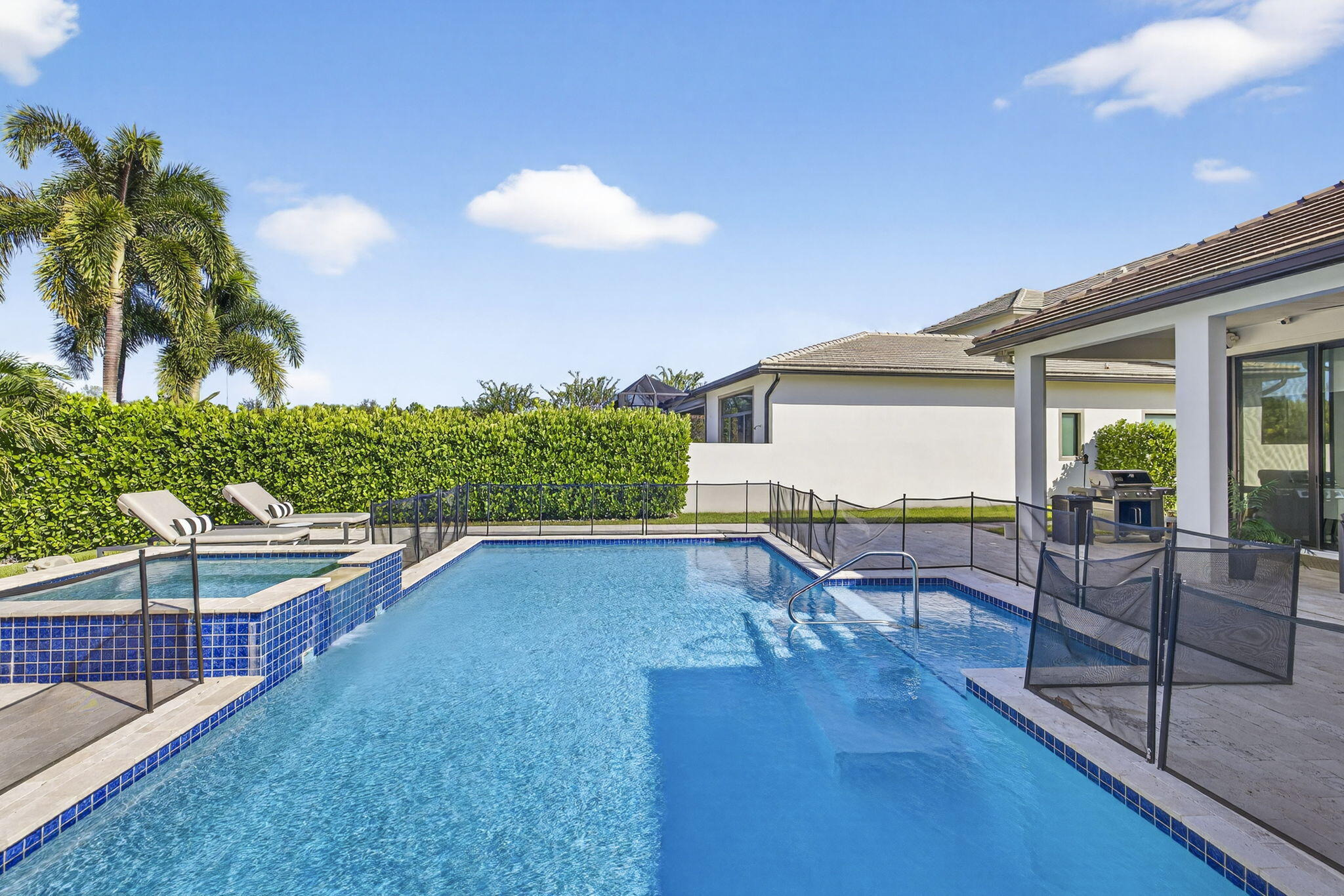 PALM MEADOWS ESTATES - Residential