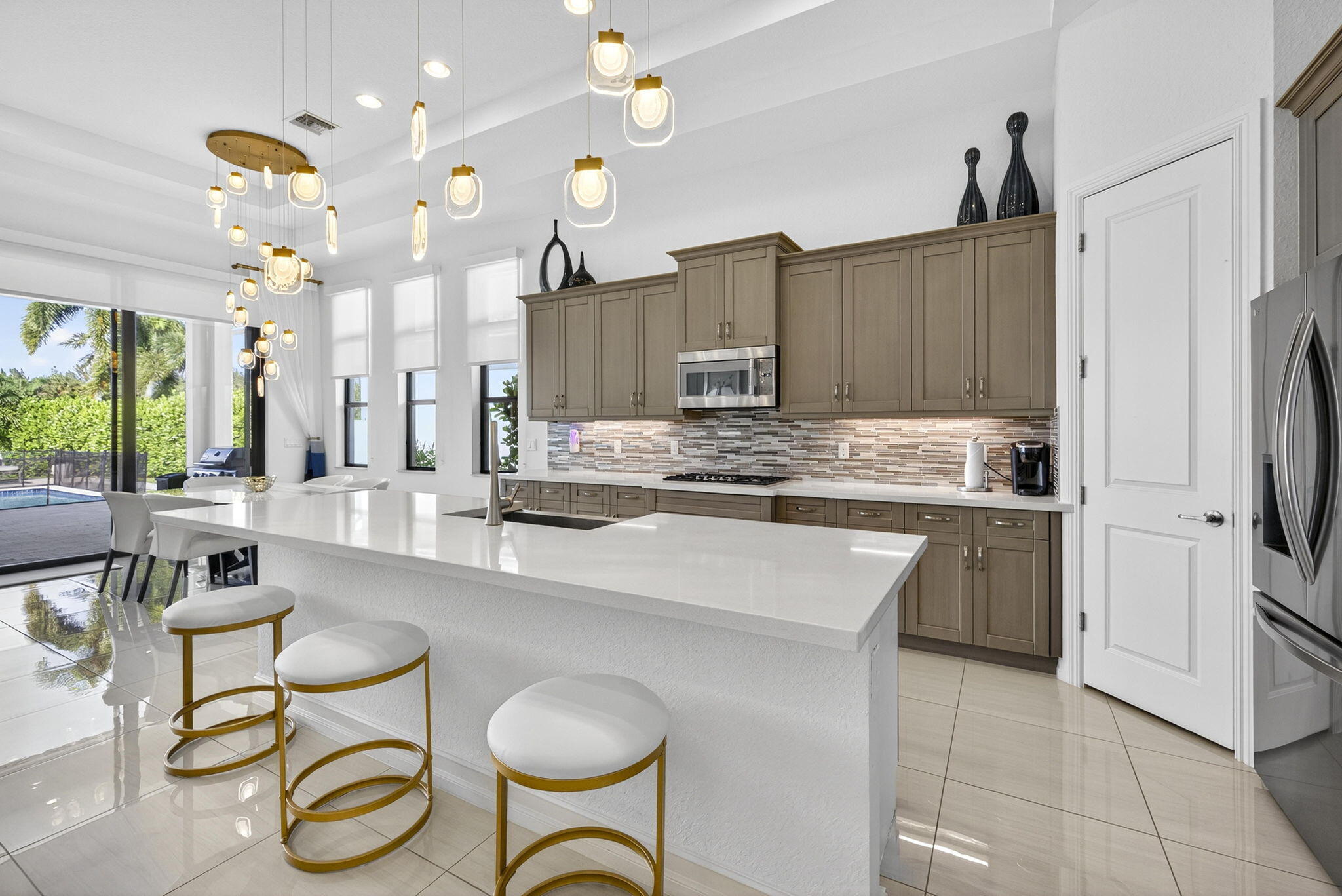 PALM MEADOWS ESTATES - Residential