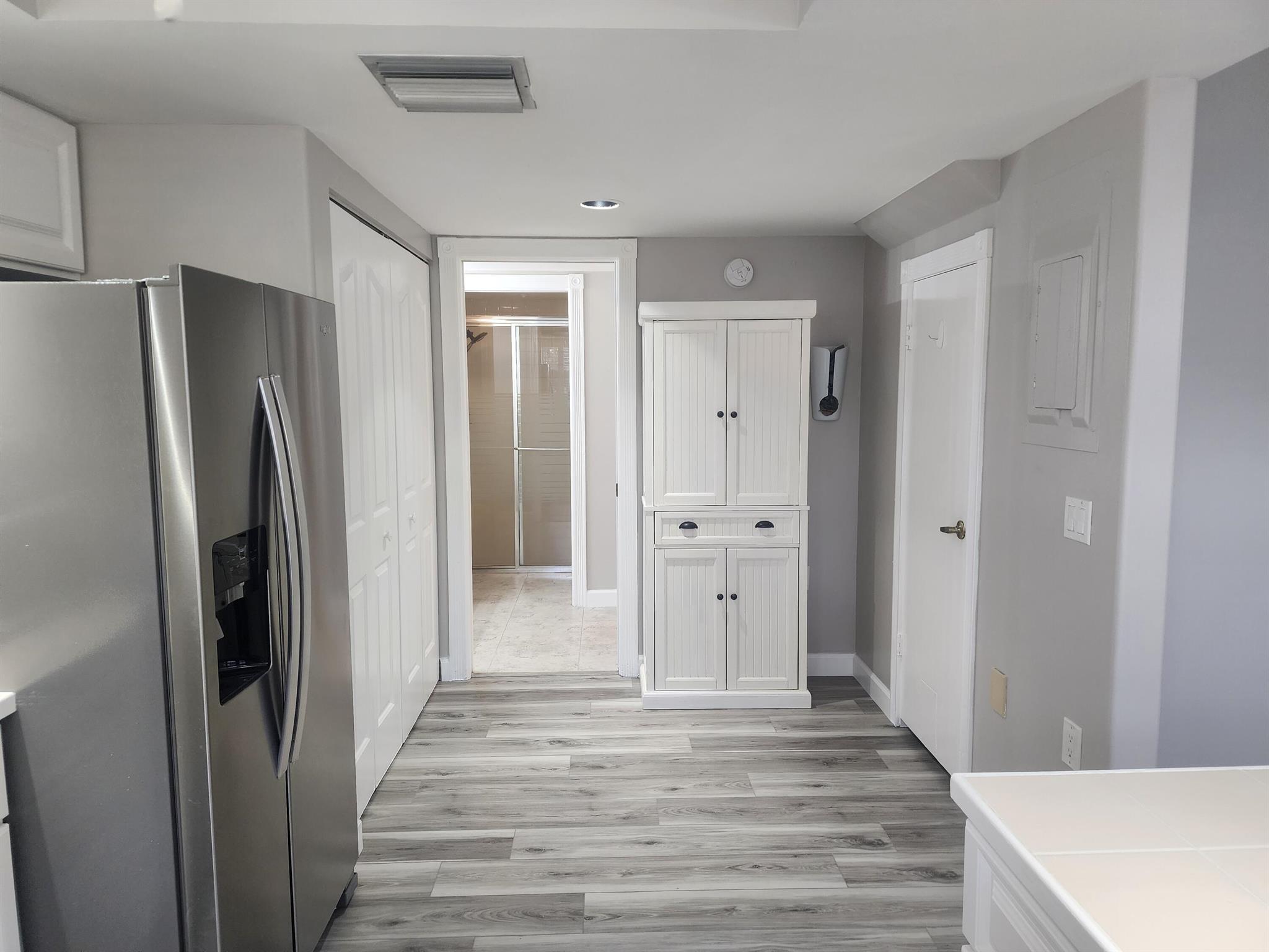 WELLESLEY AT SUNSET TRACE - Residential Lease