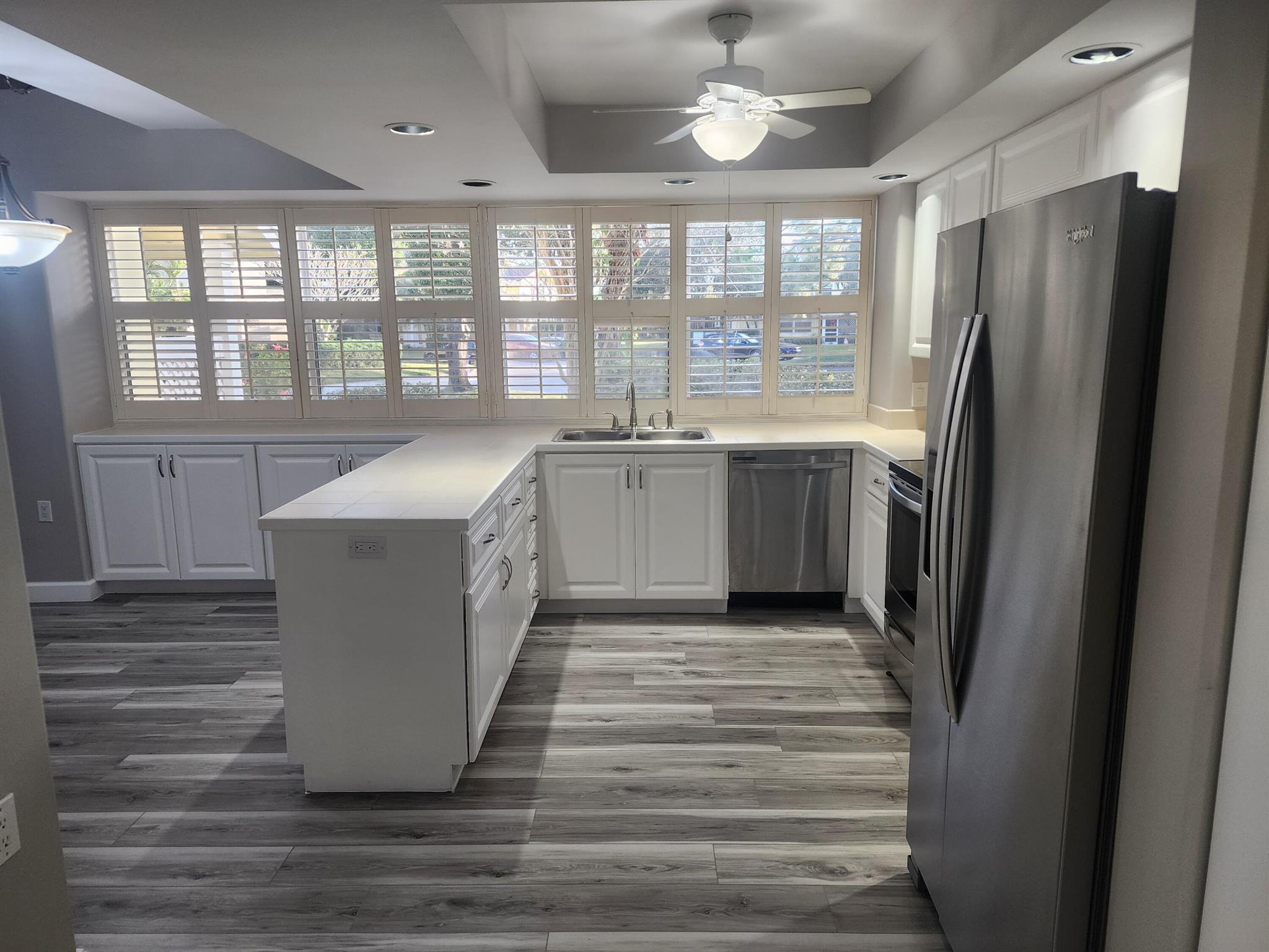 WELLESLEY AT SUNSET TRACE - Residential Lease