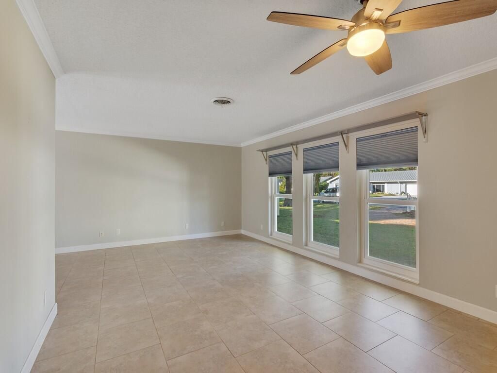 Photo of 1546 35th Avenue, Vero Beach, FL 32960 (MLS # R11158226)