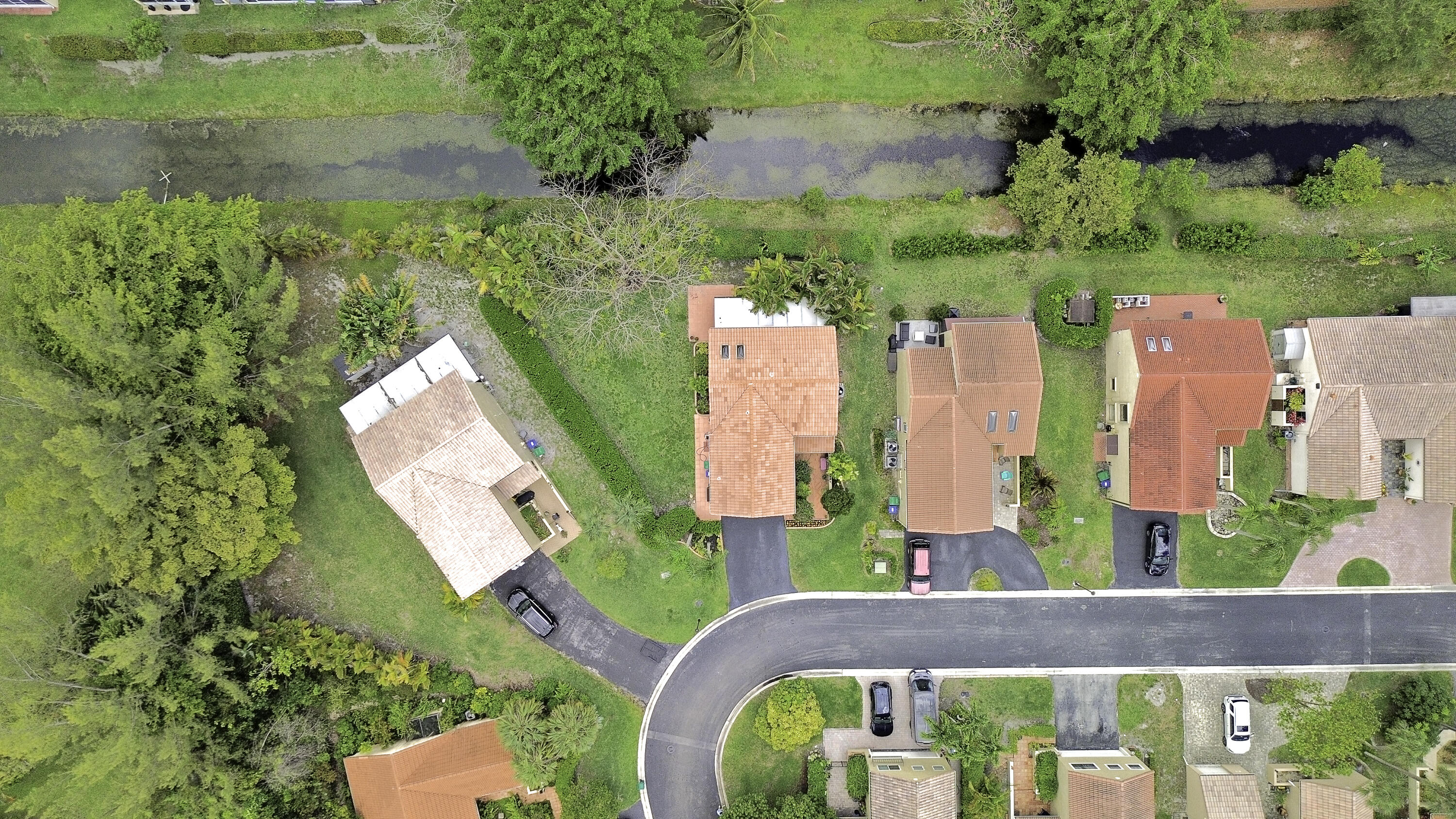 MAPLE WOOD VILLAS - Residential