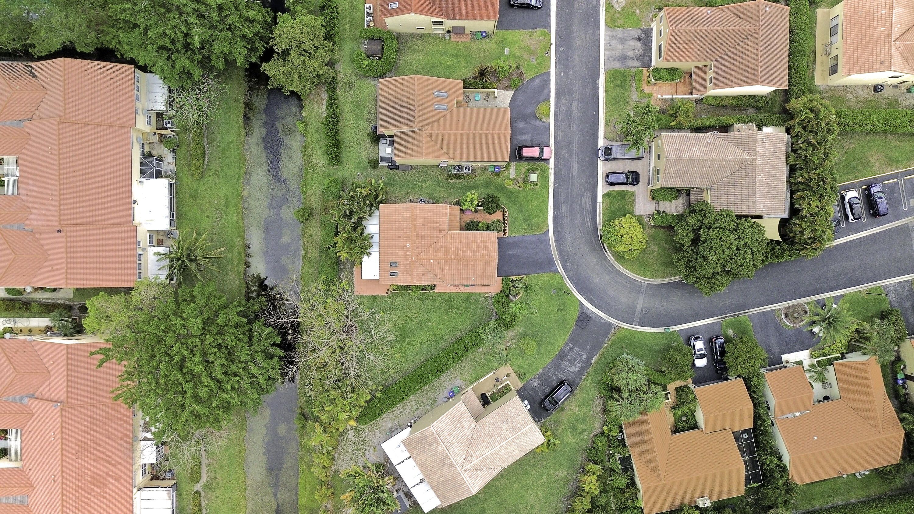 MAPLE WOOD VILLAS - Residential