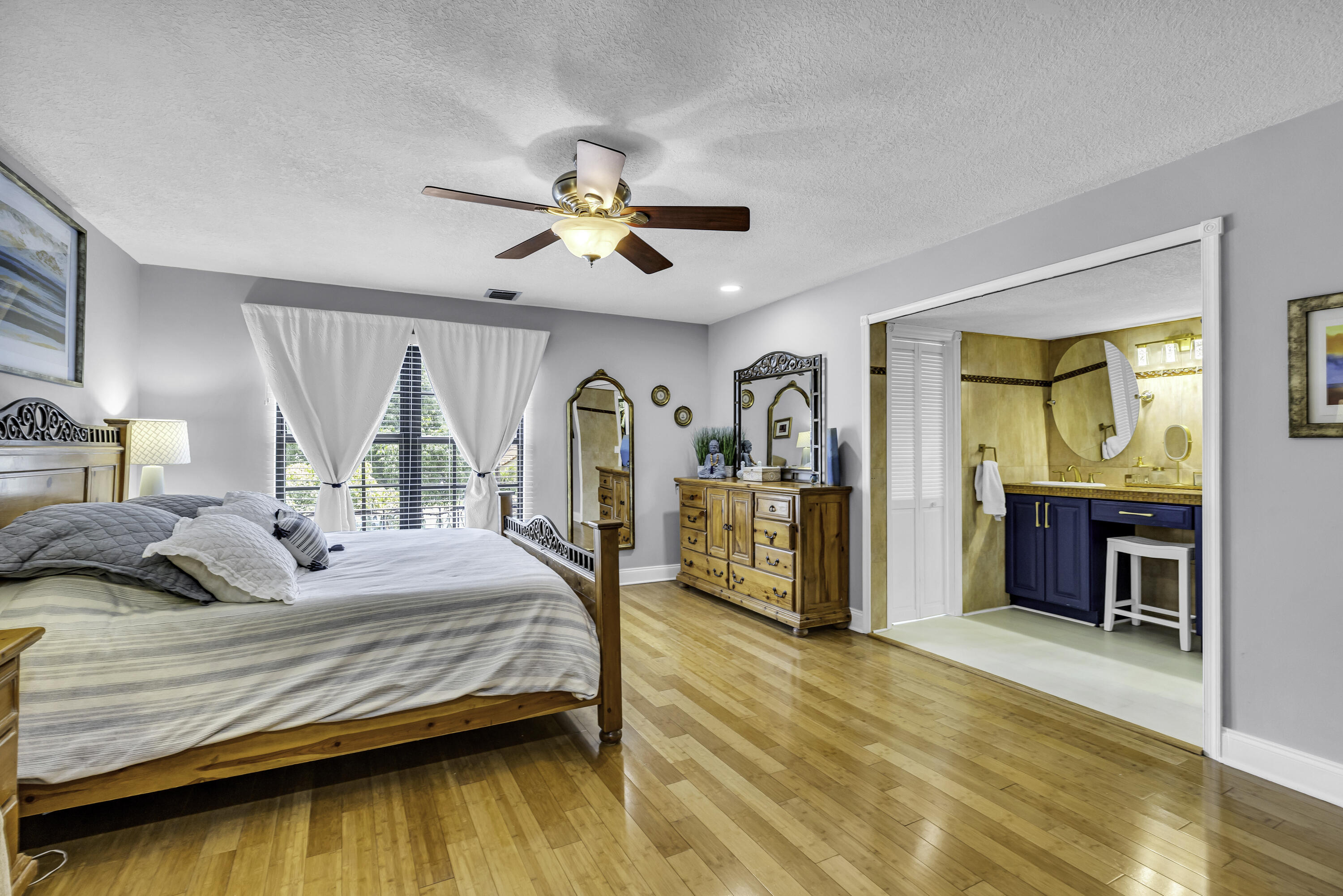 MAPLE WOOD VILLAS - Residential