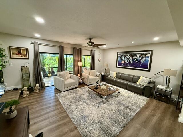 MAPLE WOOD VILLAS - Residential