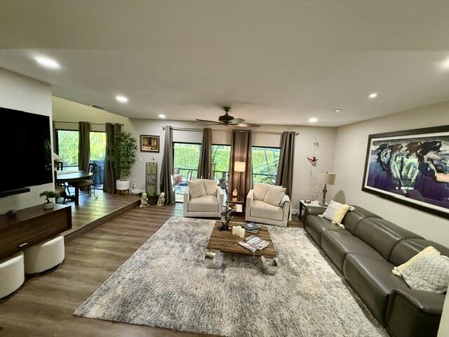 MAPLE WOOD VILLAS - Residential