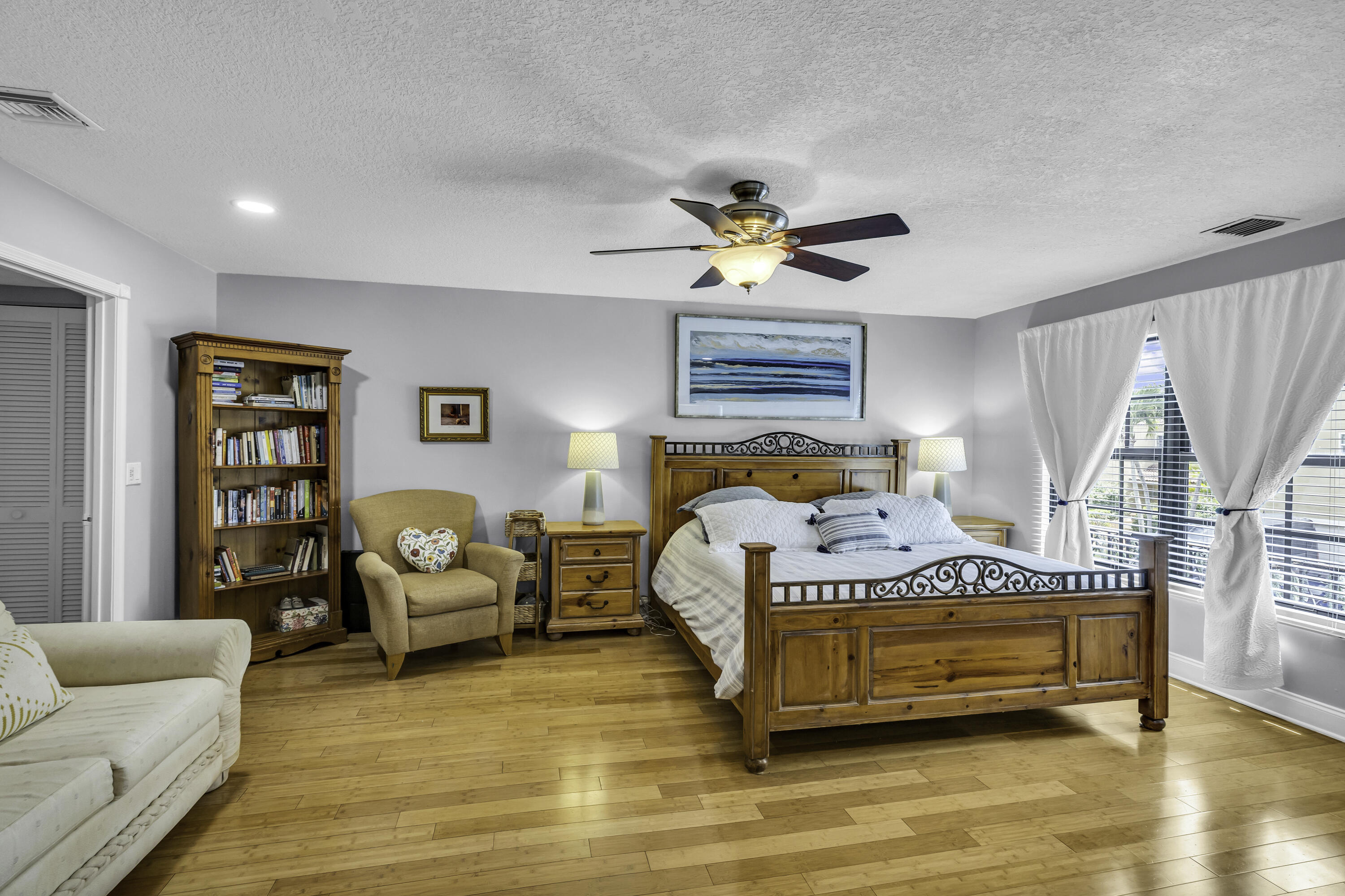 MAPLE WOOD VILLAS - Residential