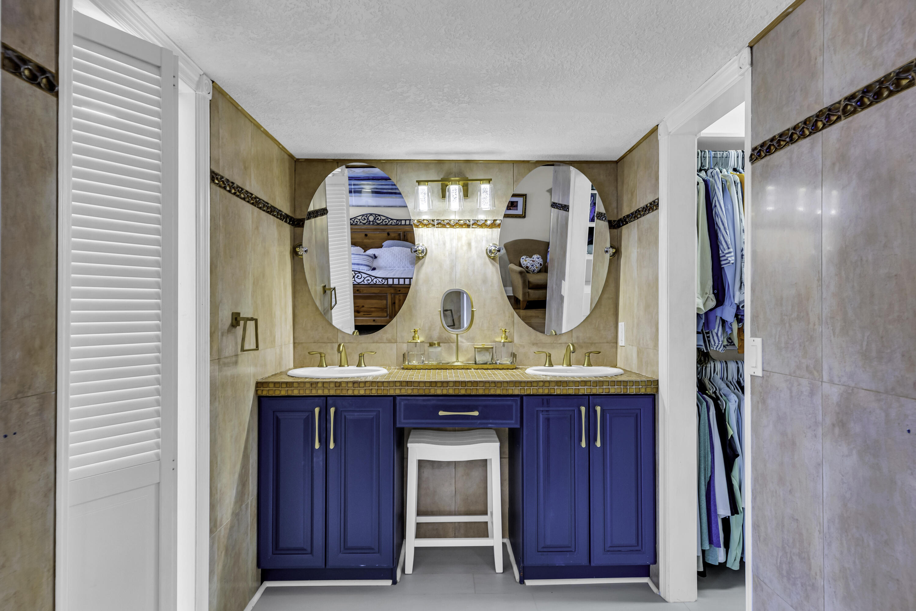 MAPLE WOOD VILLAS - Residential