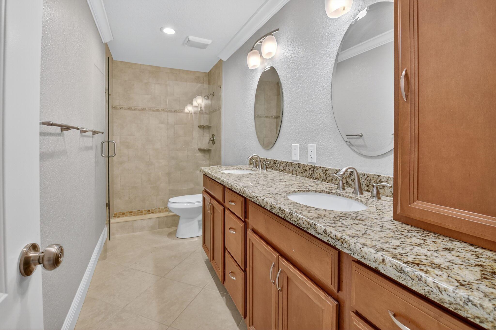 KINGS POINT BURGUNDY COND - Residential Lease