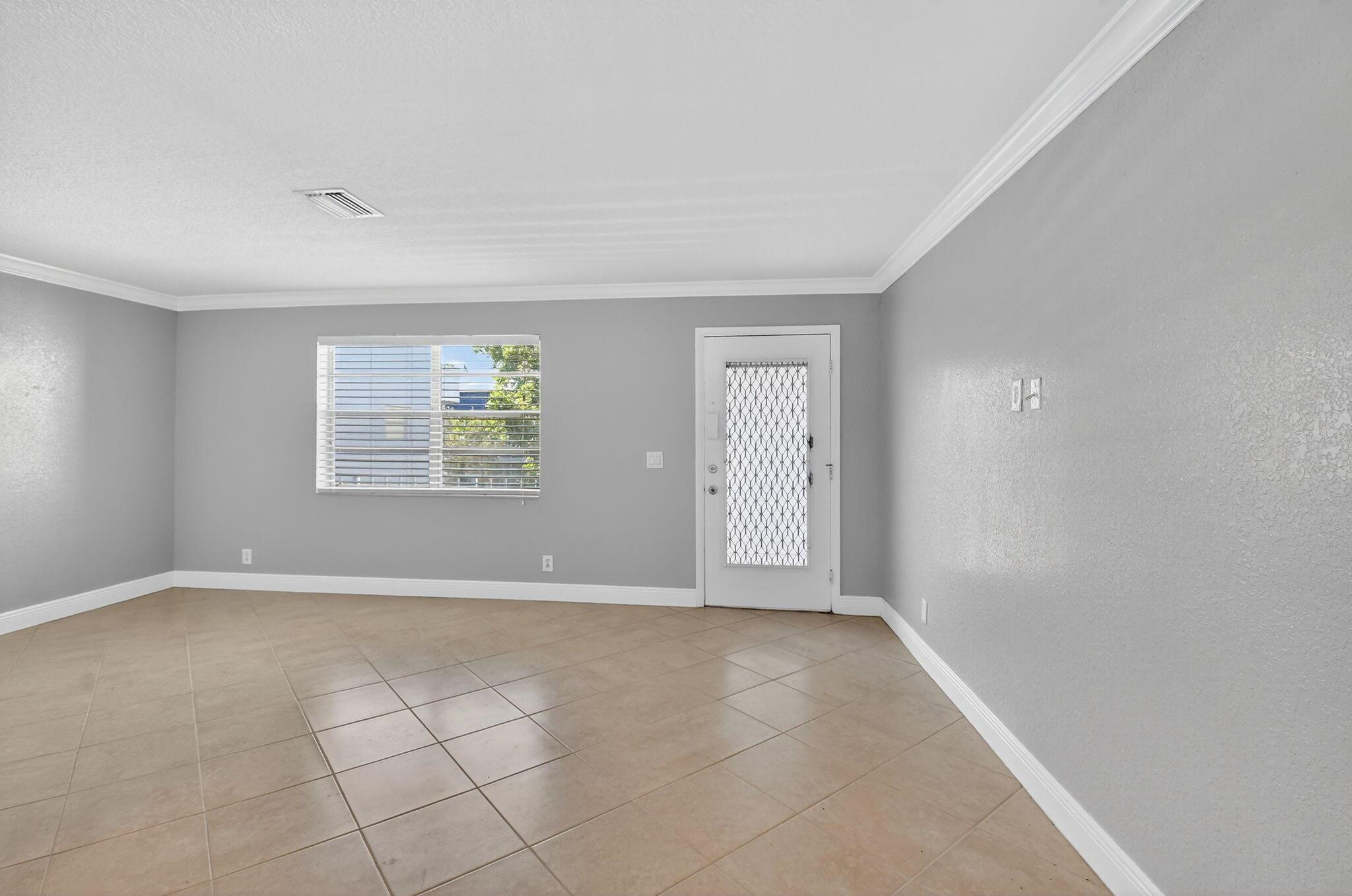 KINGS POINT BURGUNDY COND - Residential Lease