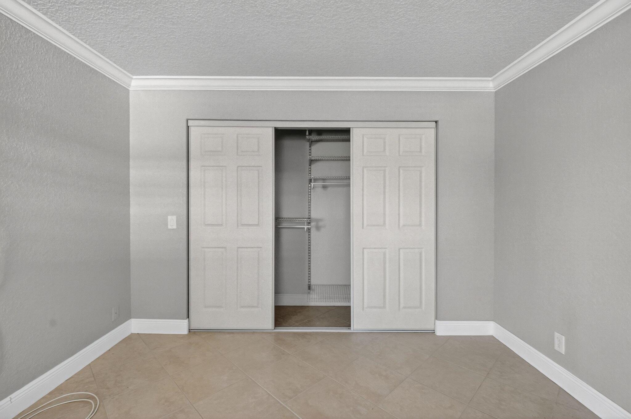 KINGS POINT BURGUNDY COND - Residential Lease