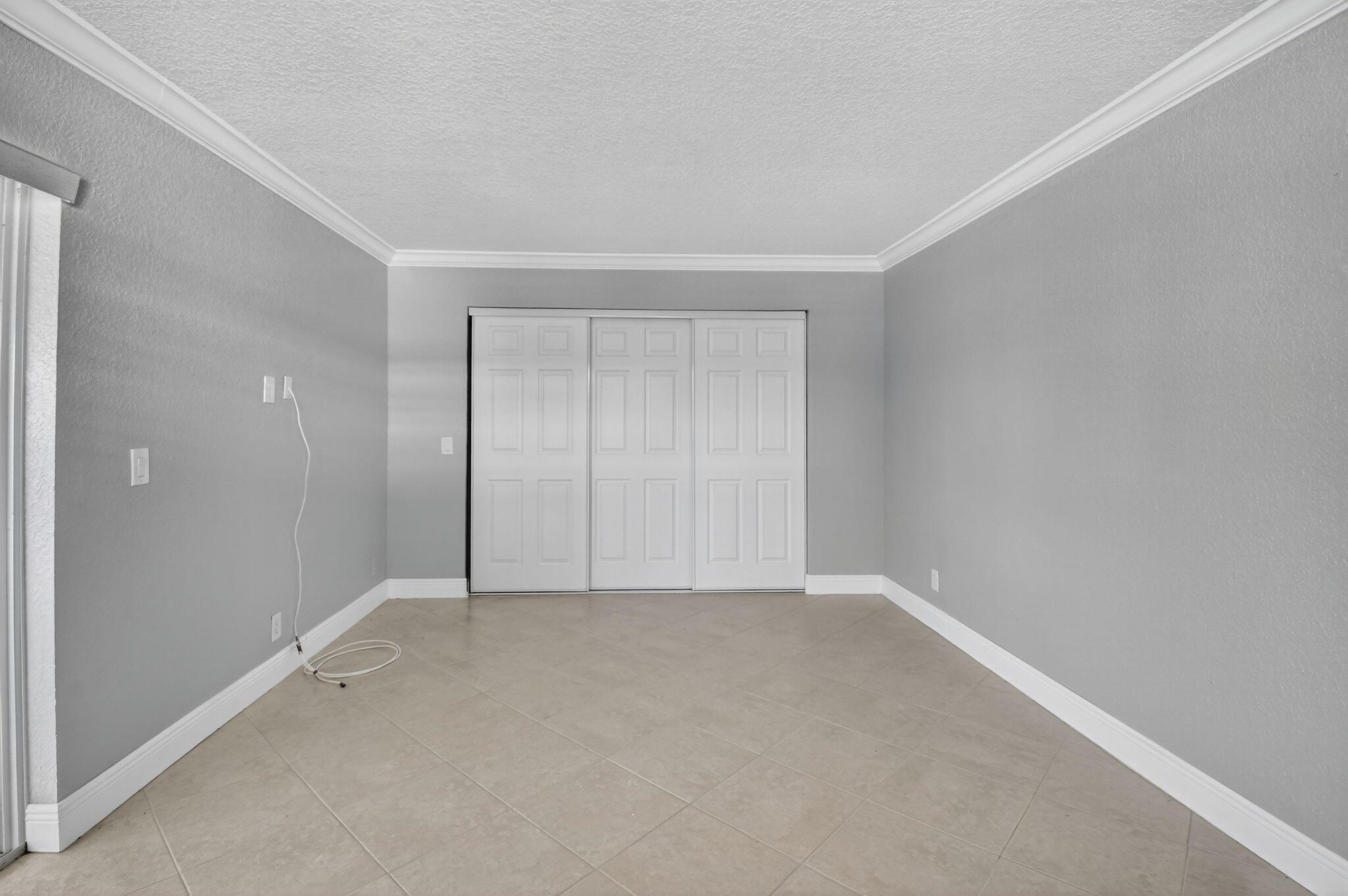 KINGS POINT BURGUNDY COND - Residential Lease