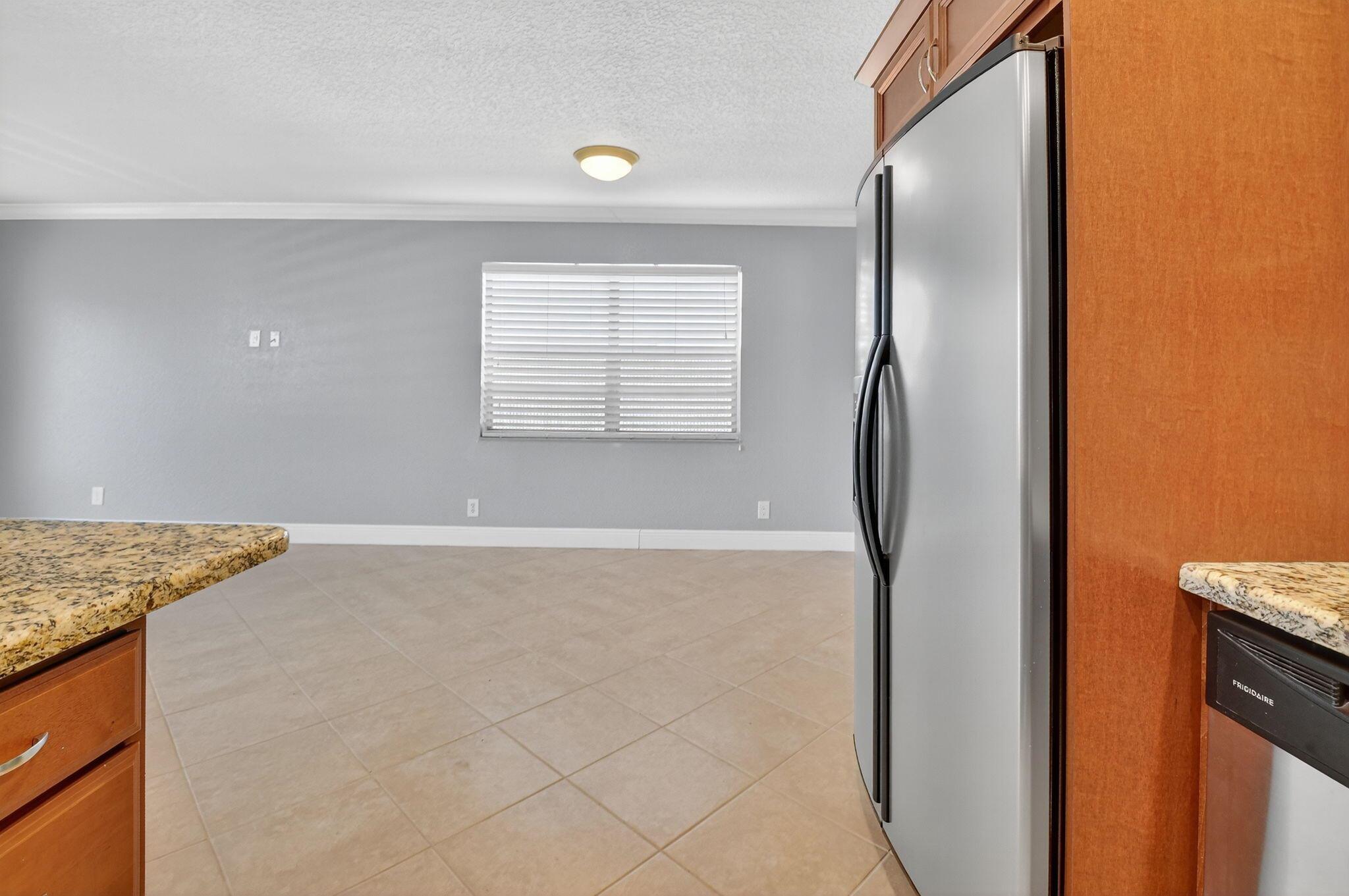 KINGS POINT BURGUNDY COND - Residential Lease