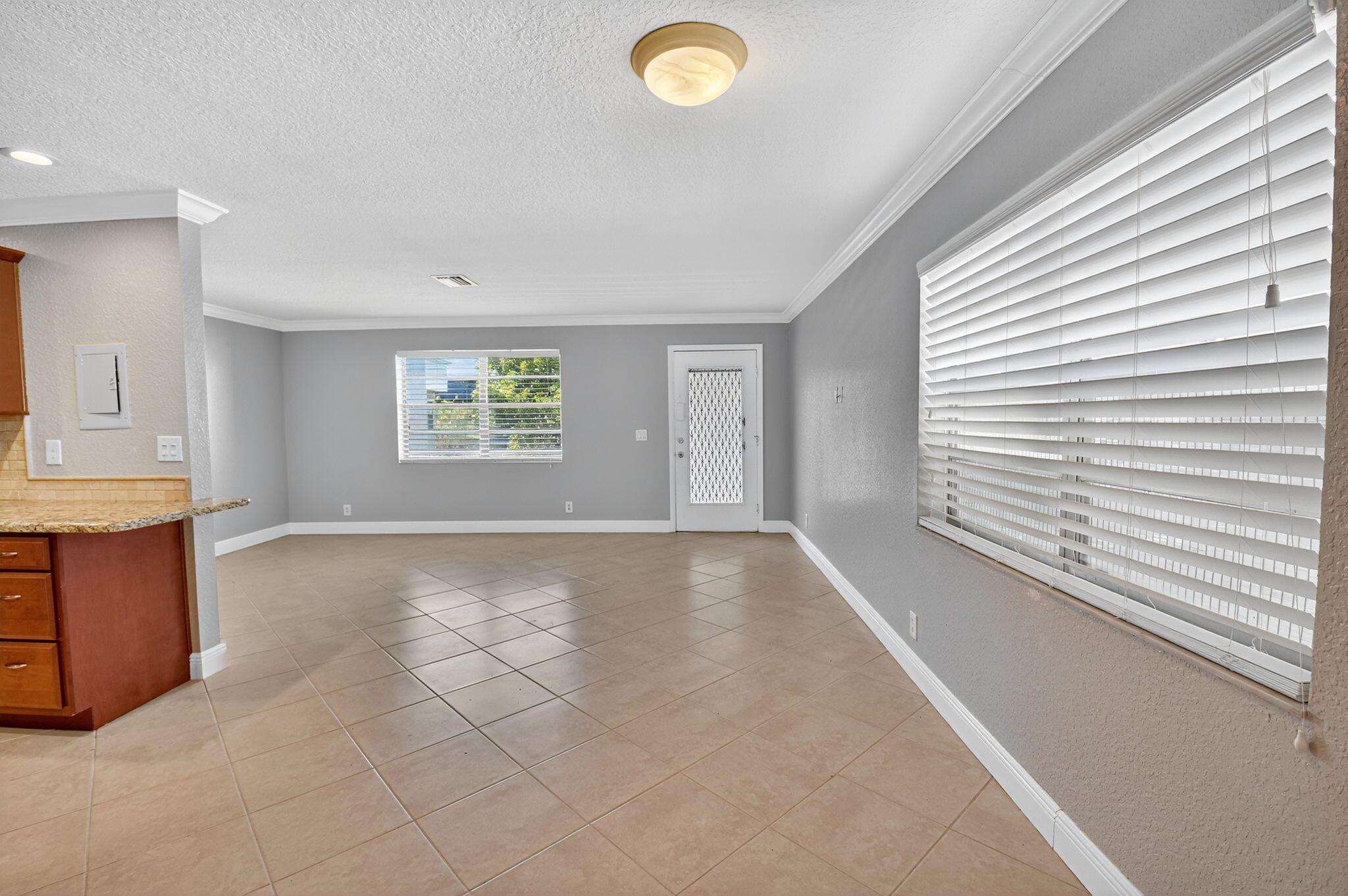 KINGS POINT BURGUNDY COND - Residential Lease