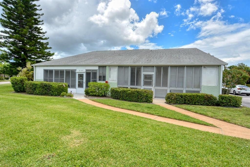 Photo of 2141 SE Edler Drive, Stuart, FL 34994 (MLS # R10883318)