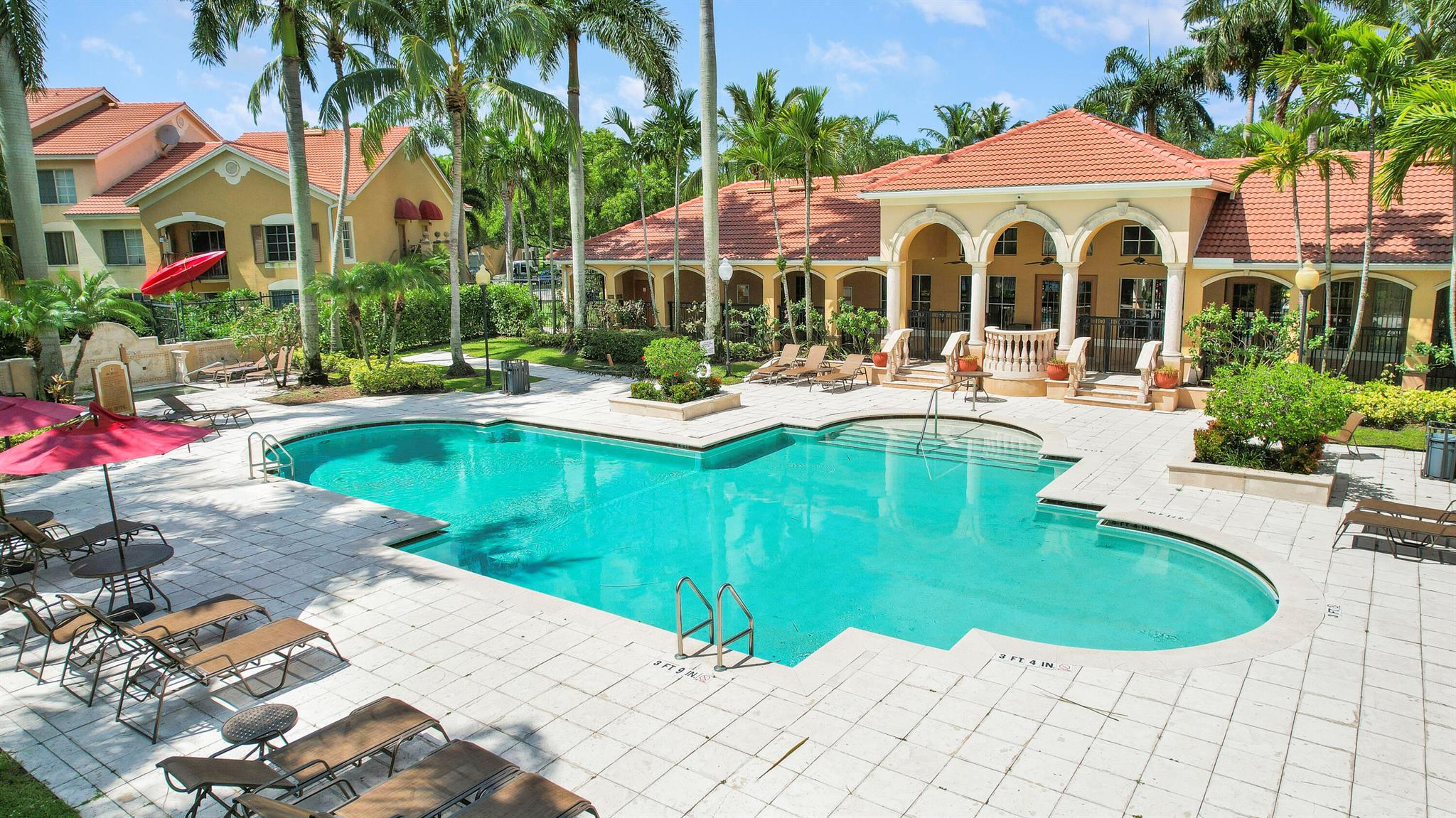 EMERALD ISLE AT LAGUNA LA - Residential Lease