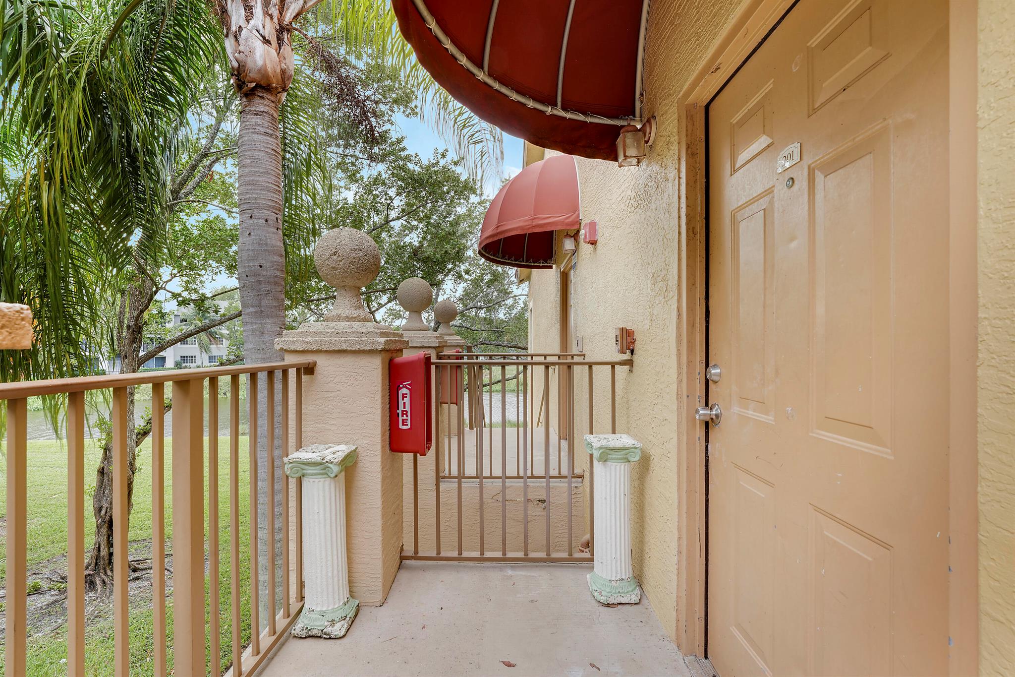 EMERALD ISLE AT LAGUNA LA - Residential Lease