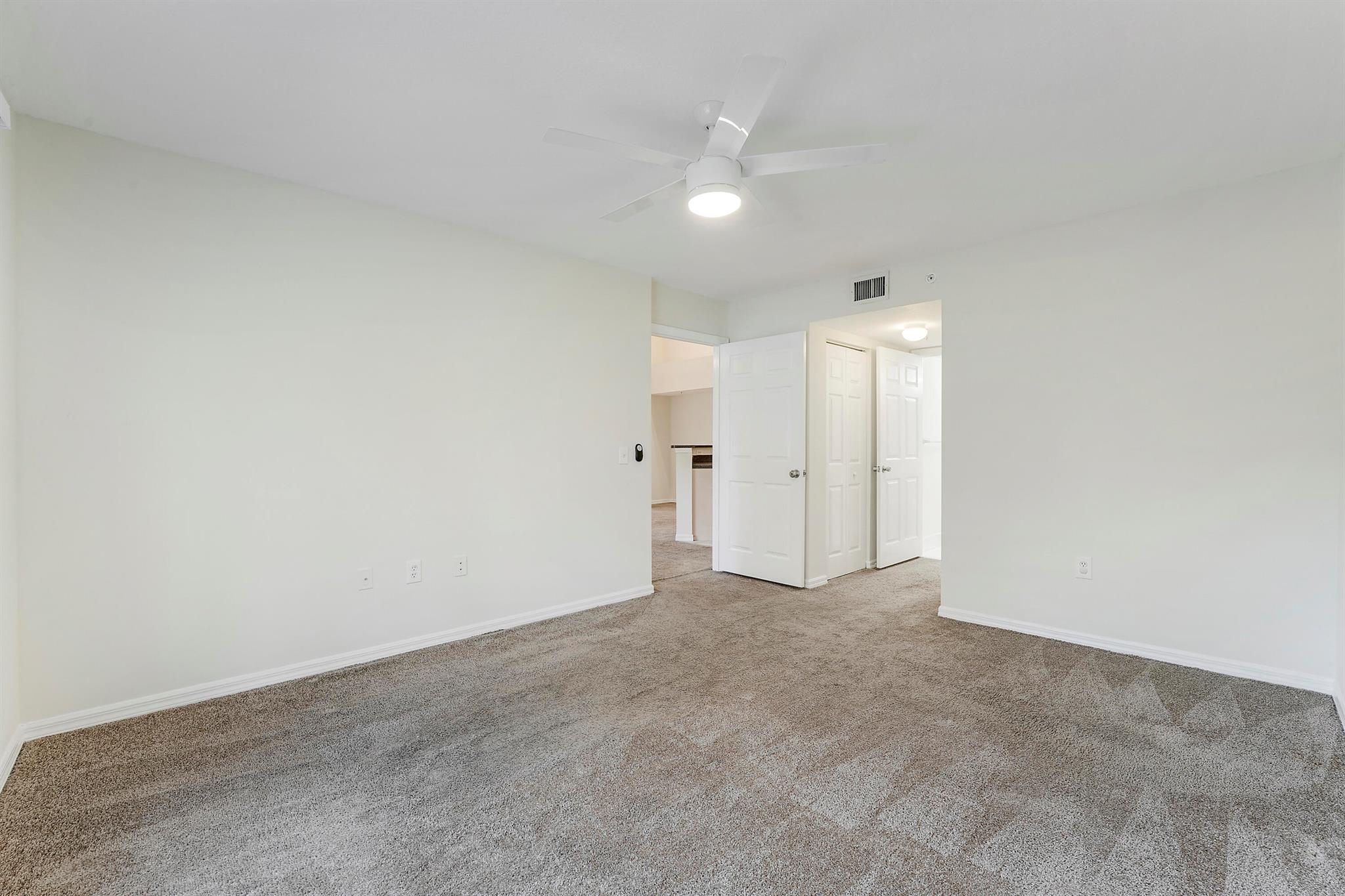 EMERALD ISLE AT LAGUNA LA - Residential Lease