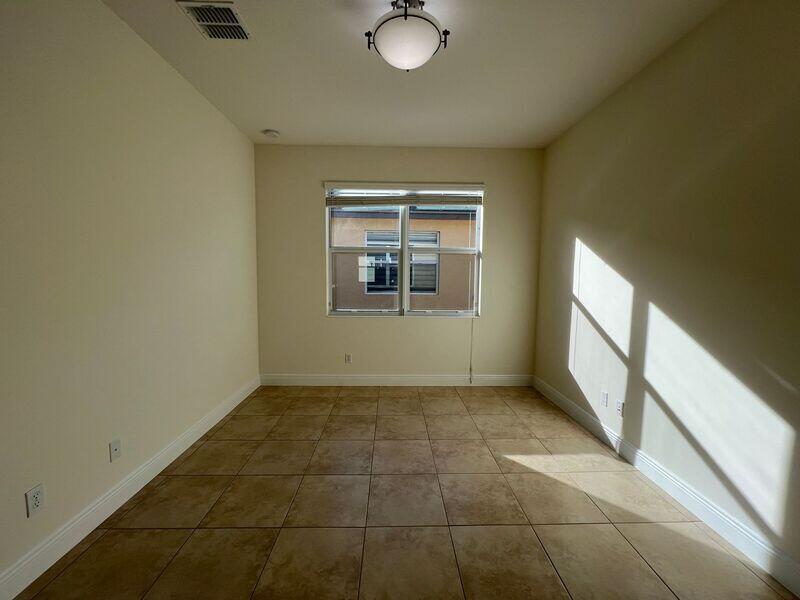 TRADITION PLAT NO 19 - Residential Lease