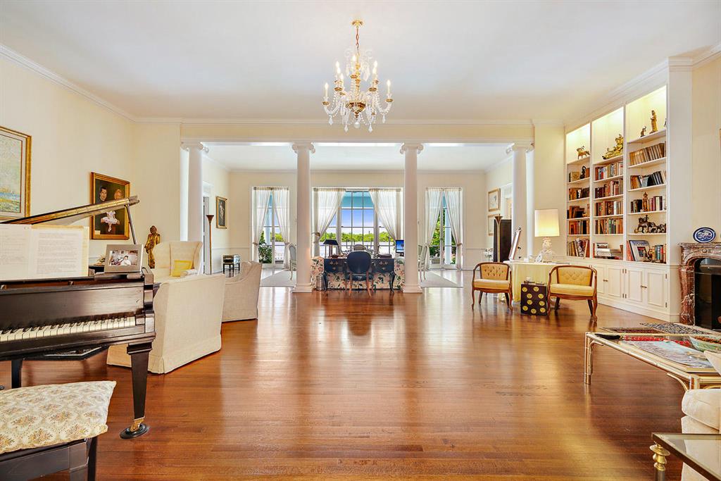 REGENTS PARK - Residential