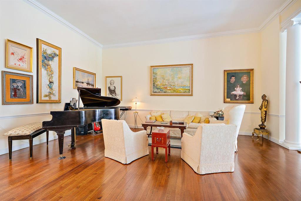 REGENTS PARK - Residential