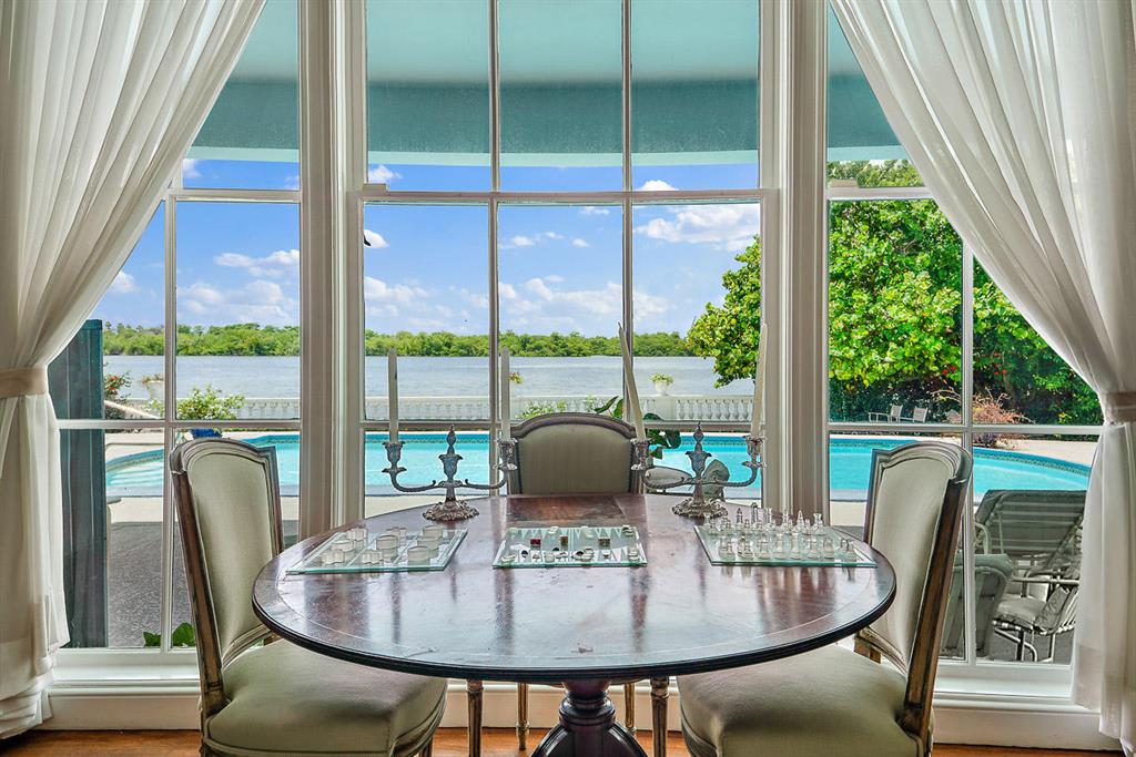 REGENTS PARK - Residential