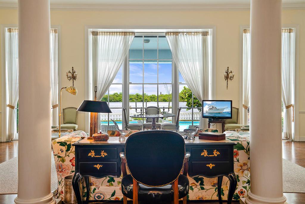 REGENTS PARK - Residential