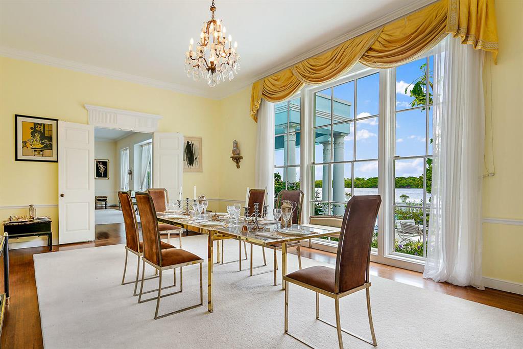 REGENTS PARK - Residential