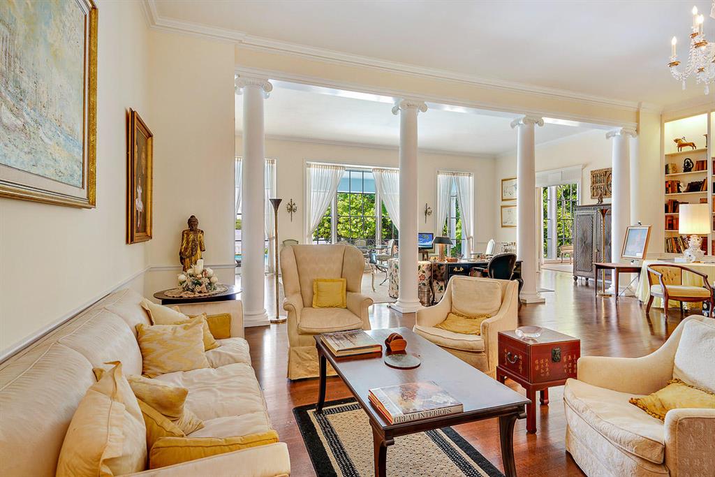 REGENTS PARK - Residential