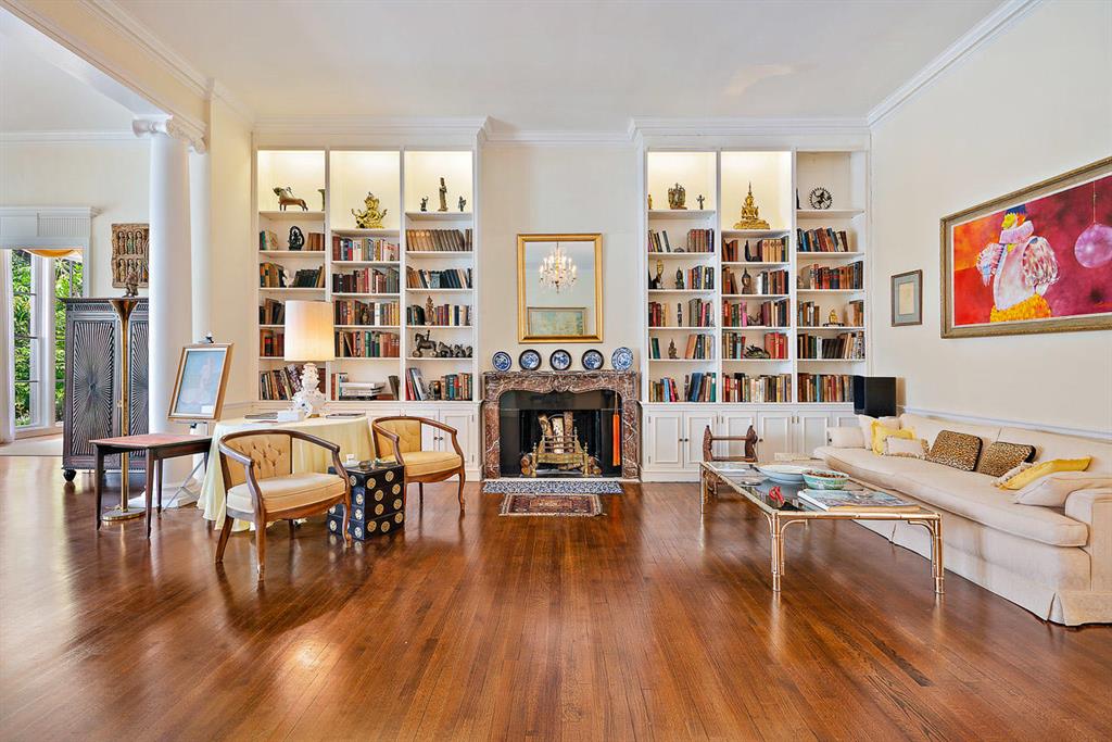 REGENTS PARK - Residential