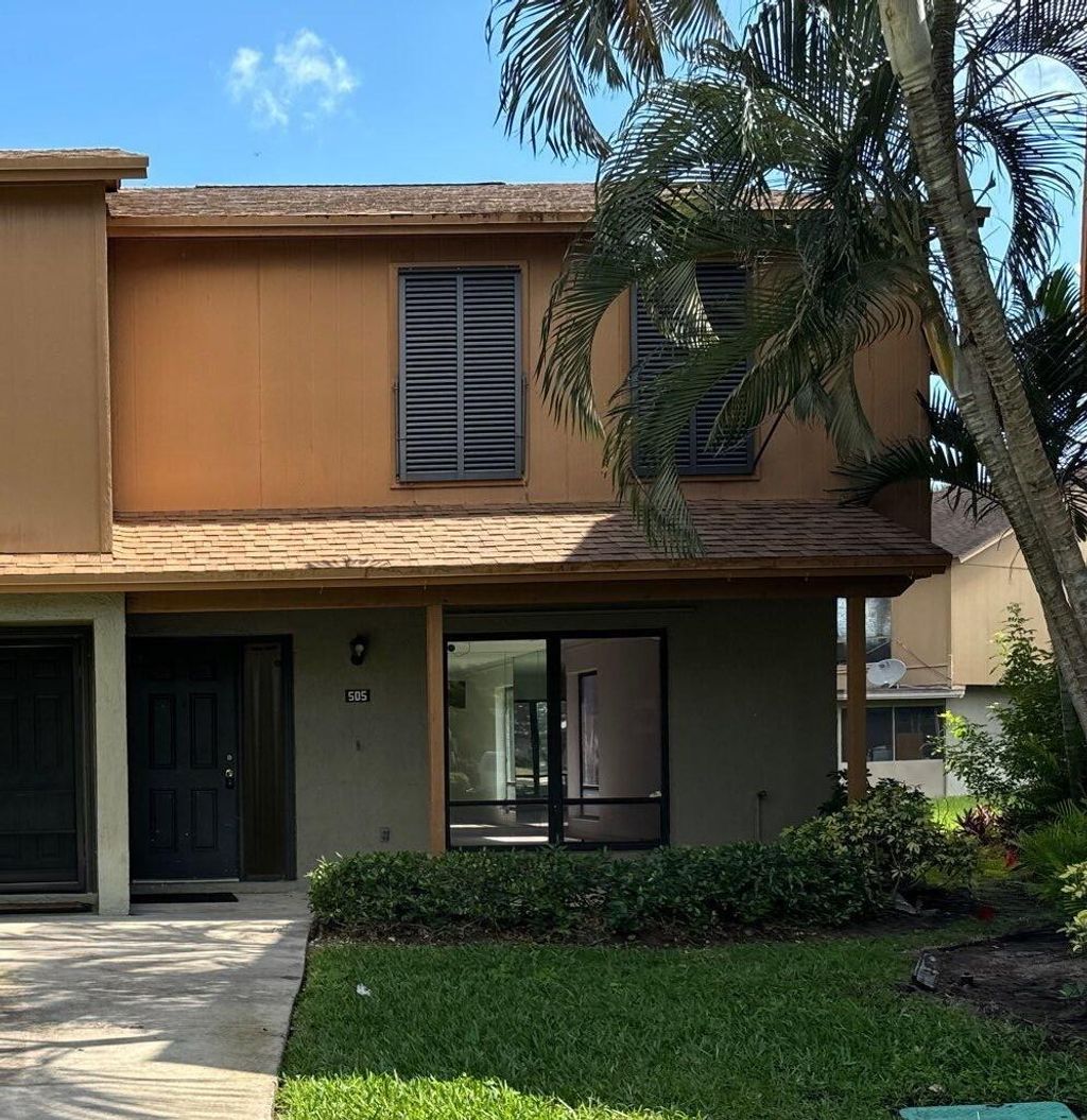Photo of 505 Sandtree Drive, Palm Beach Gardens, FL 33403 (MLS # R10969095)