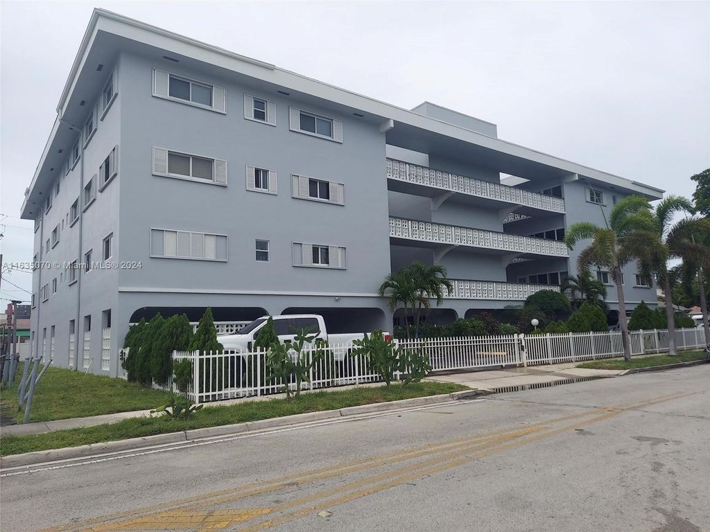 Photo of 1818 Rodman Street #2c, Hollywood, FL 33020 (MLS # B26030329)