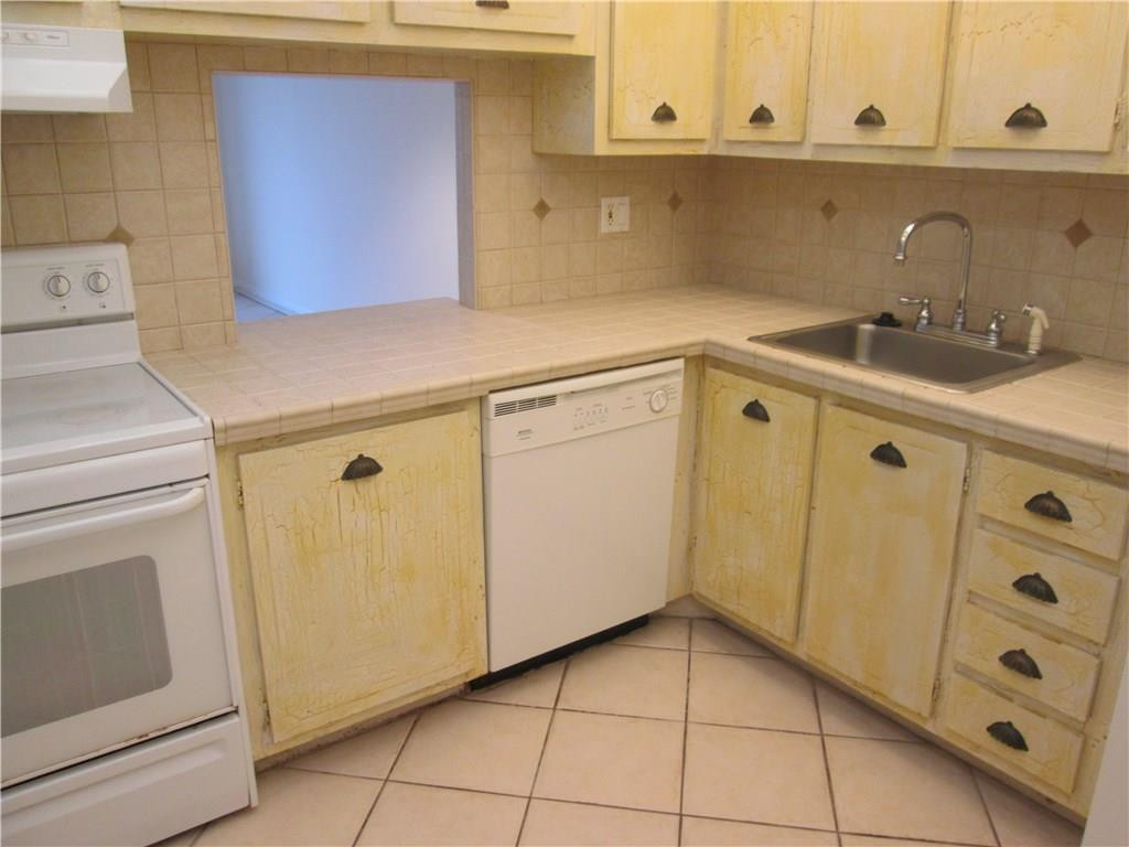 DRAKE TOWER CONDO - Residential